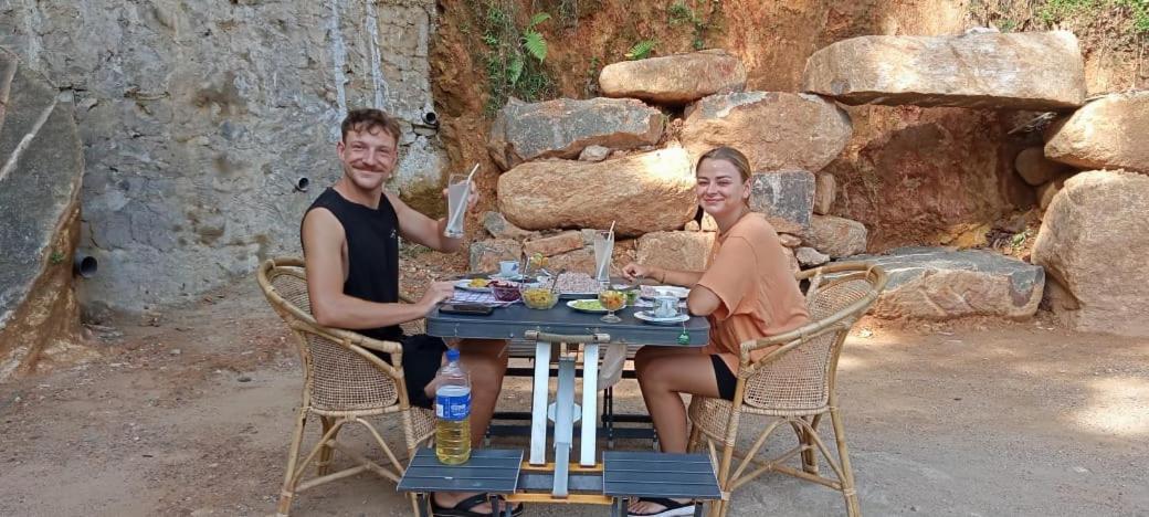 Jungle Beach Inn Унаватуна Экстерьер фото