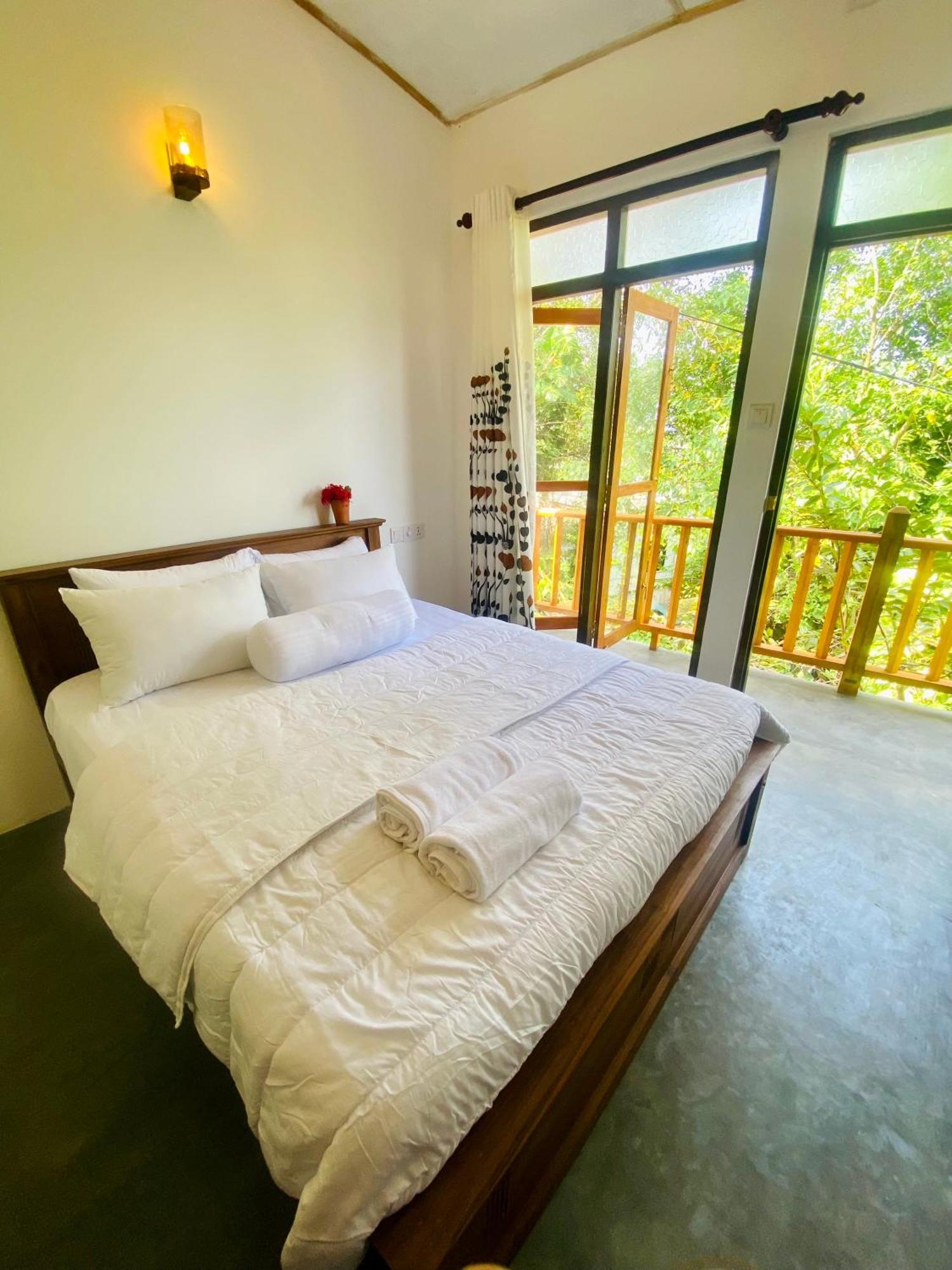 Jungle Beach Inn Унаватуна Экстерьер фото